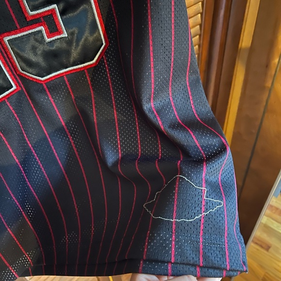 Large Jordan 23 Black Basketball Jersey/ EUC/ Red & White Pinstripe/ oversized - Picture 5 of 5